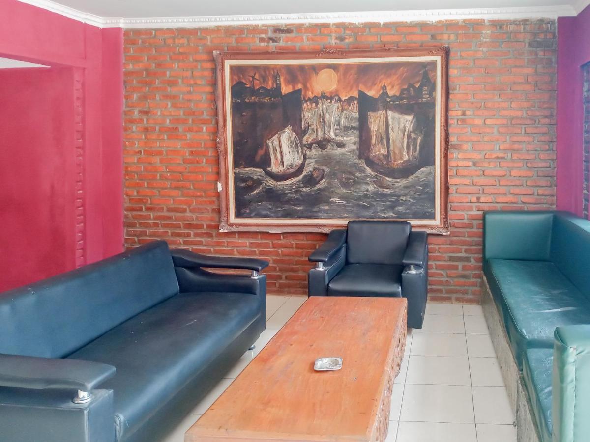 Urbanview Hotel Rio Life House Cianjur By Reddoorz Exterior foto