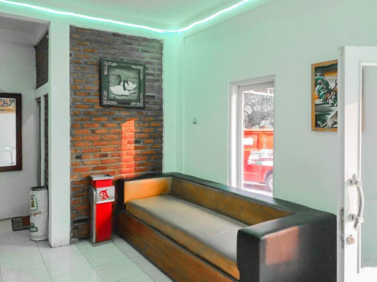 Urbanview Hotel Rio Life House Cianjur By Reddoorz Exterior foto